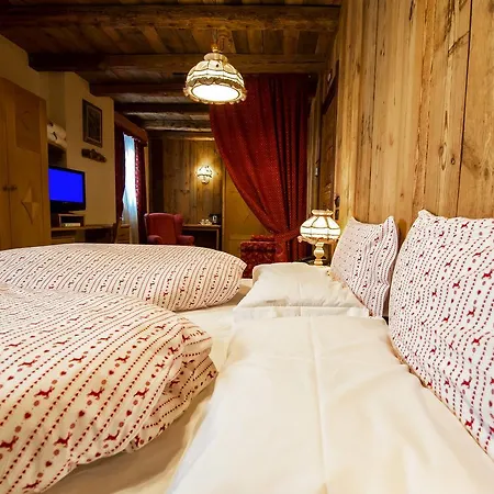 Jolanda Sport ホテル 4*