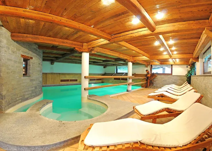 Hotel Jolanda Sport 4*