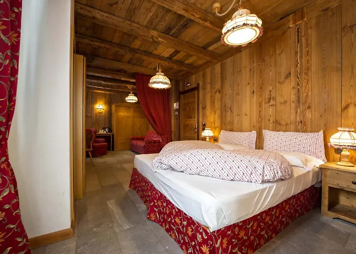 Hotel Jolanda Sport 4*